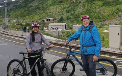 Cykling längs Flåmsbanan i Norge