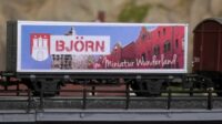 Märklinvagn rangeras in på okänd bangård