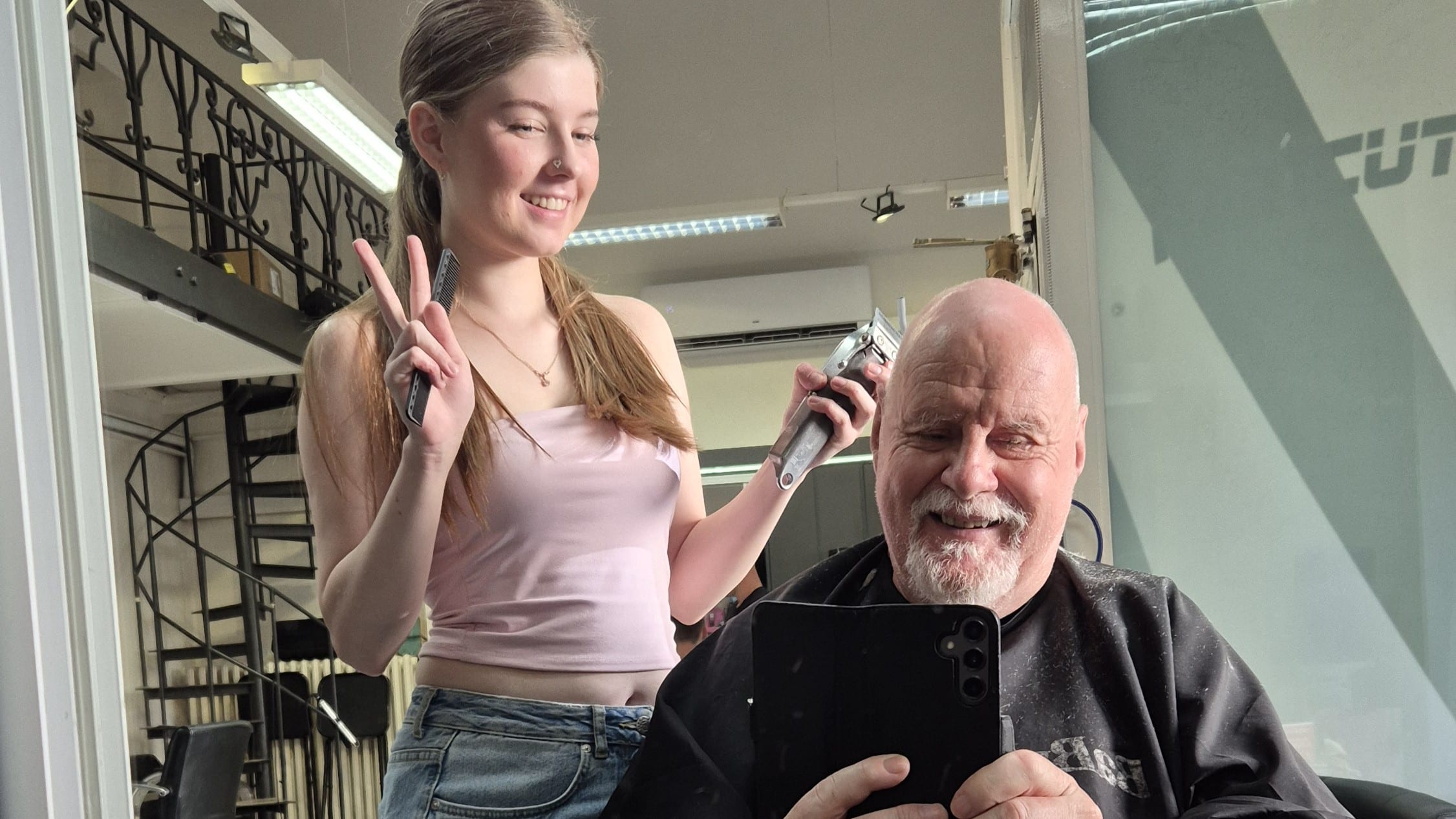 Frisörskan 2 frisörska i brno