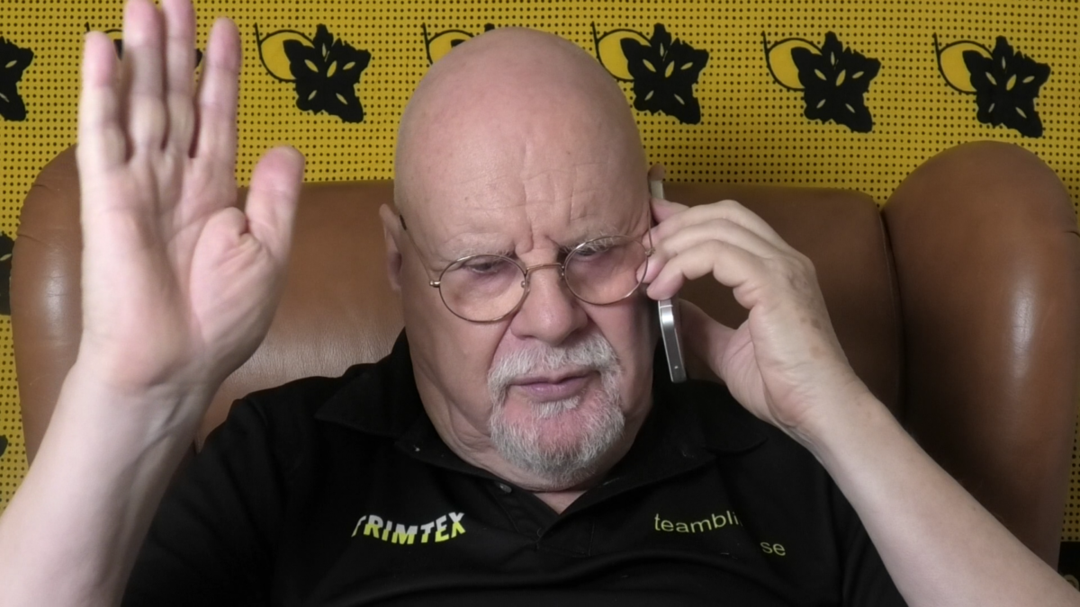 Björn i telefon